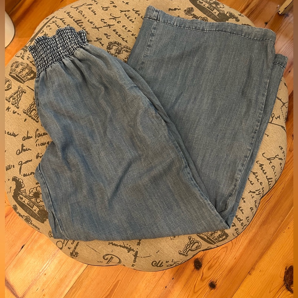 Before You boutique jeans size M, high waisted, wide leg.